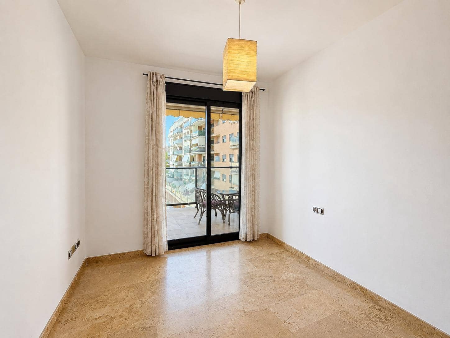 2 bedroom Flat for rent in Paterna with pool garage - € 1,350 (Ref: 9873722)