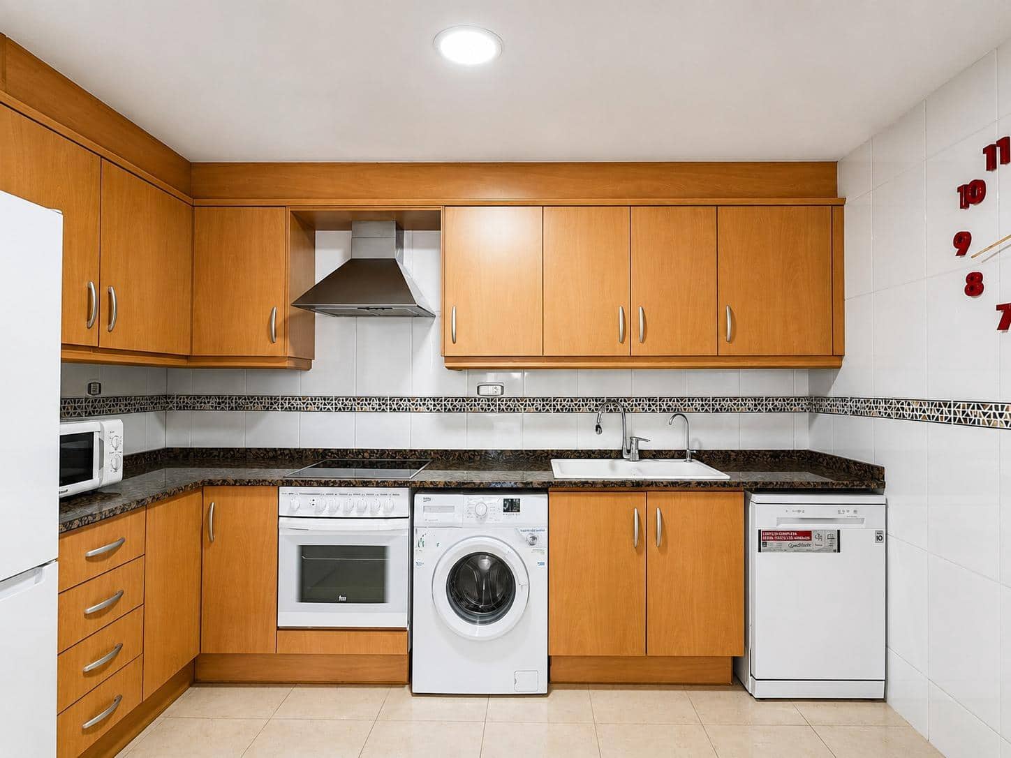 2 bedroom Flat for rent in Paterna with pool garage - € 1,350 (Ref: 9873722)