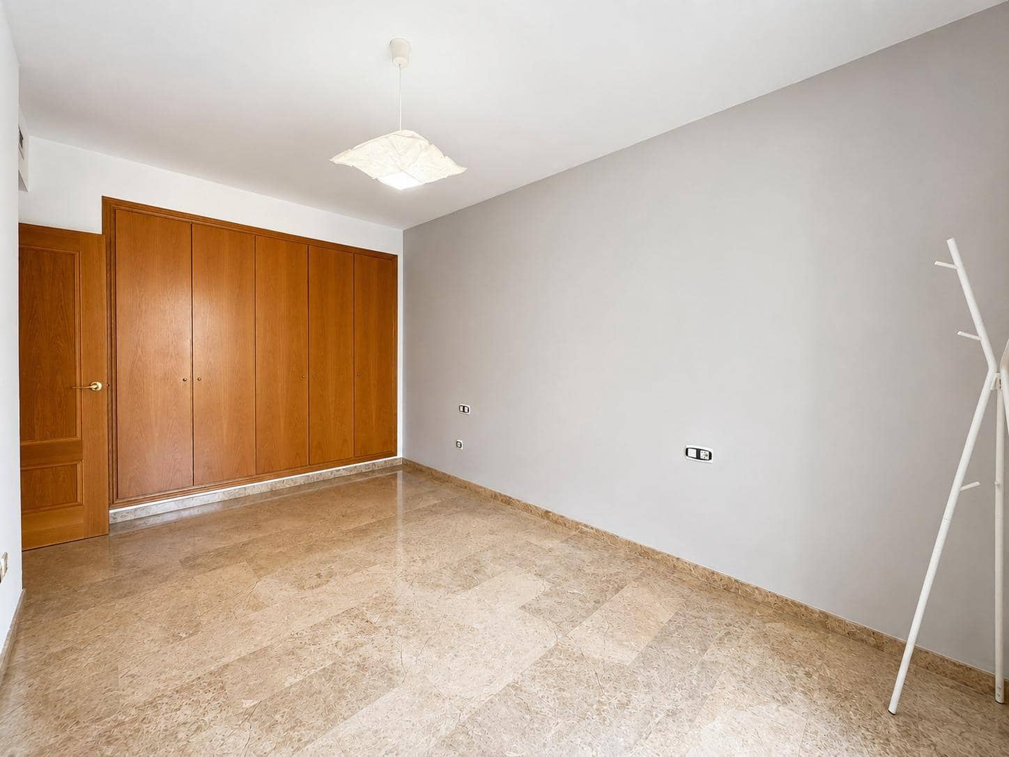 2 bedroom Flat for rent in Paterna with pool garage - € 1,350 (Ref: 9873722)