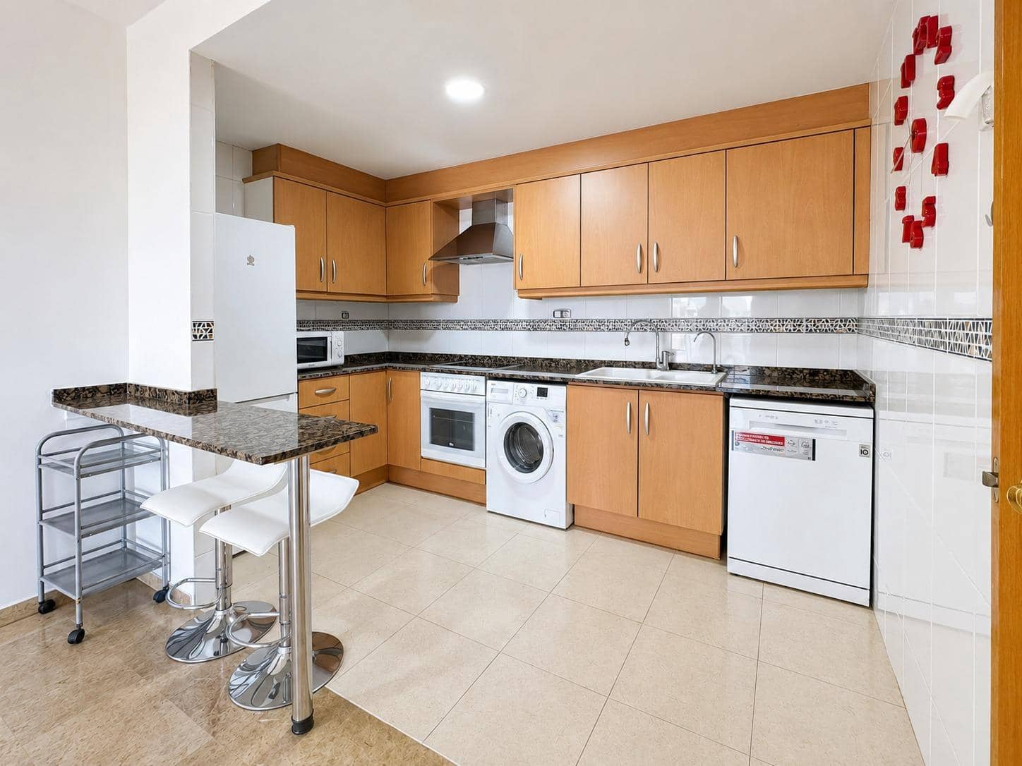 2 bedroom Flat for rent in Paterna with pool garage - € 1,350 (Ref: 9873722)