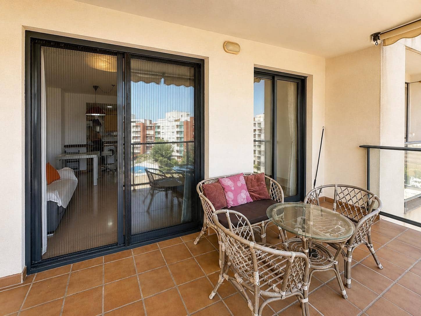 2 bedroom Flat for rent in Paterna with pool garage - € 1,350 (Ref: 9873722)