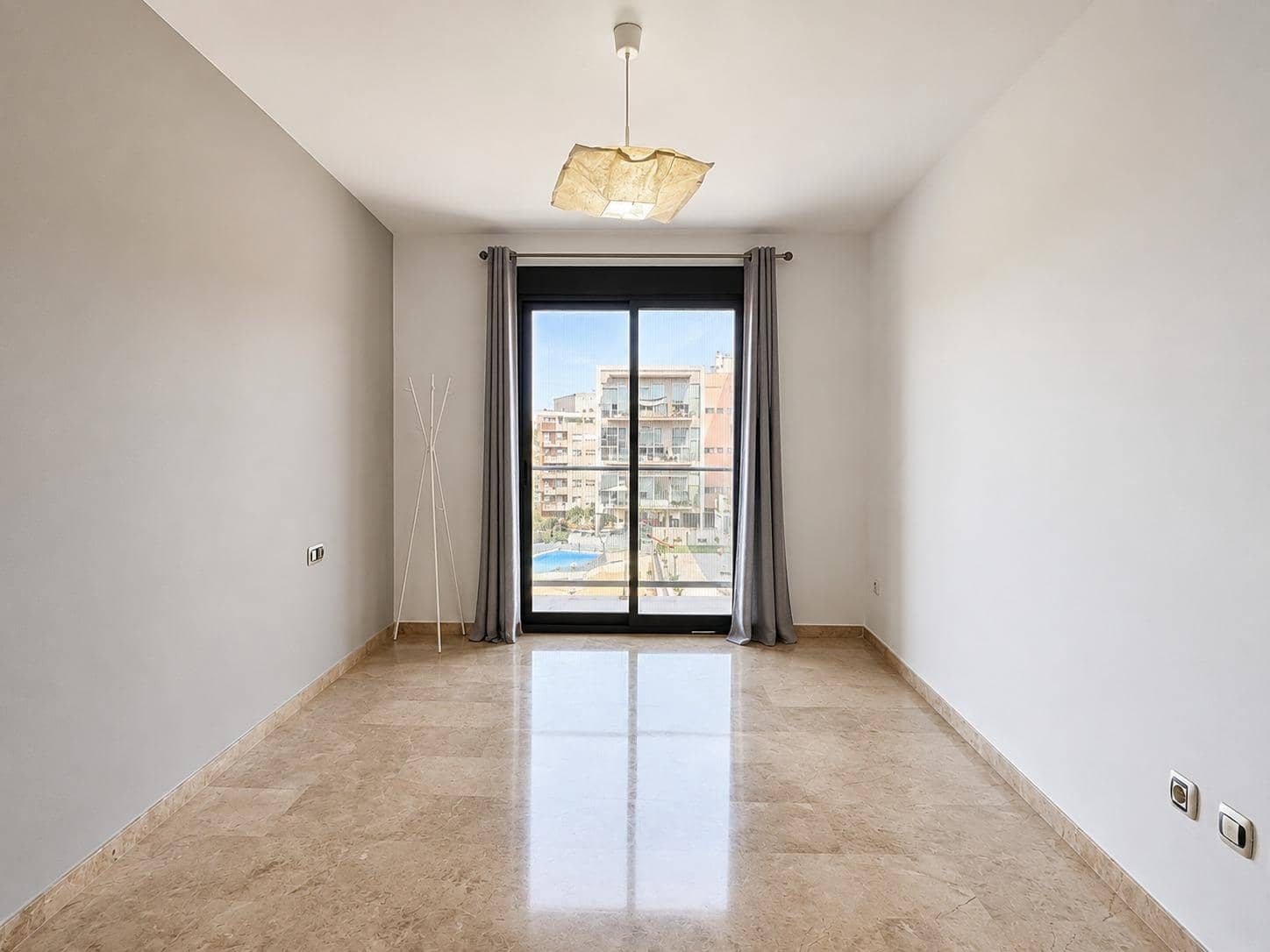 2 bedroom Flat for rent in Paterna with pool garage - € 1,350 (Ref: 9873722)