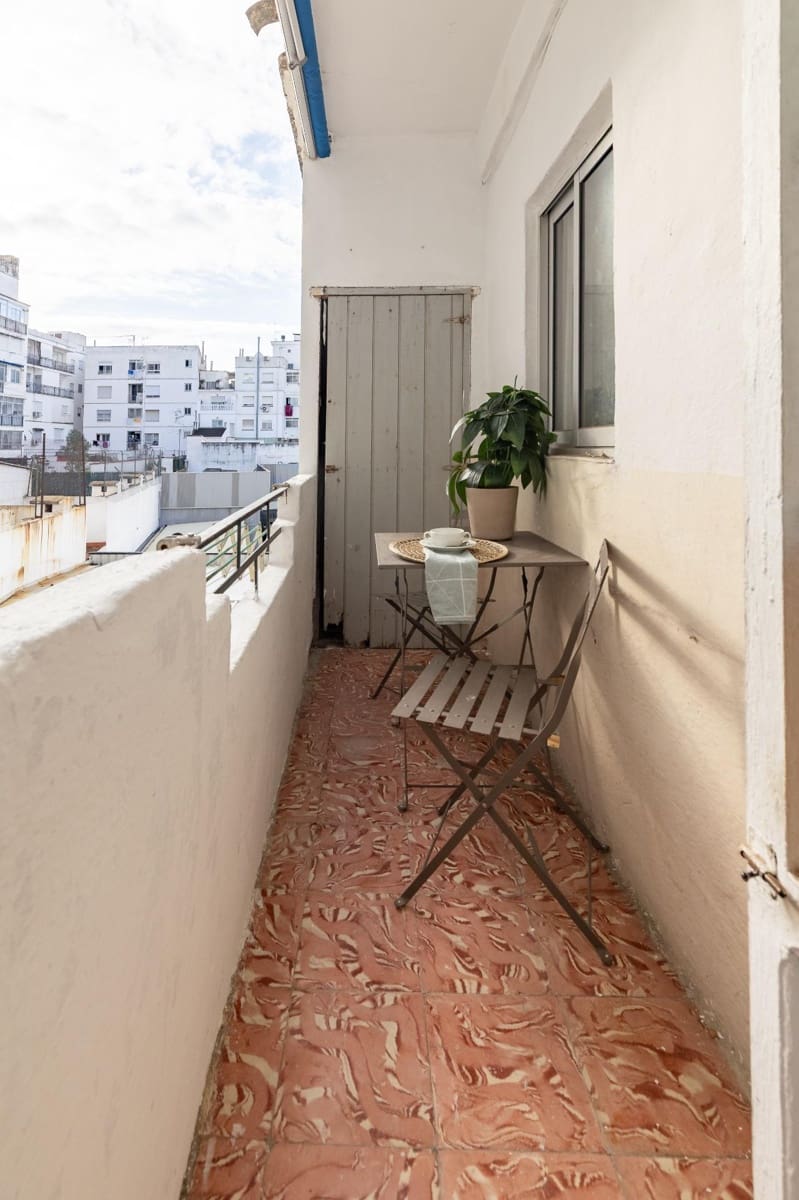 Piso de 4 habitaciones en Gandia en venta - 140.000 € (Ref: 9885076)