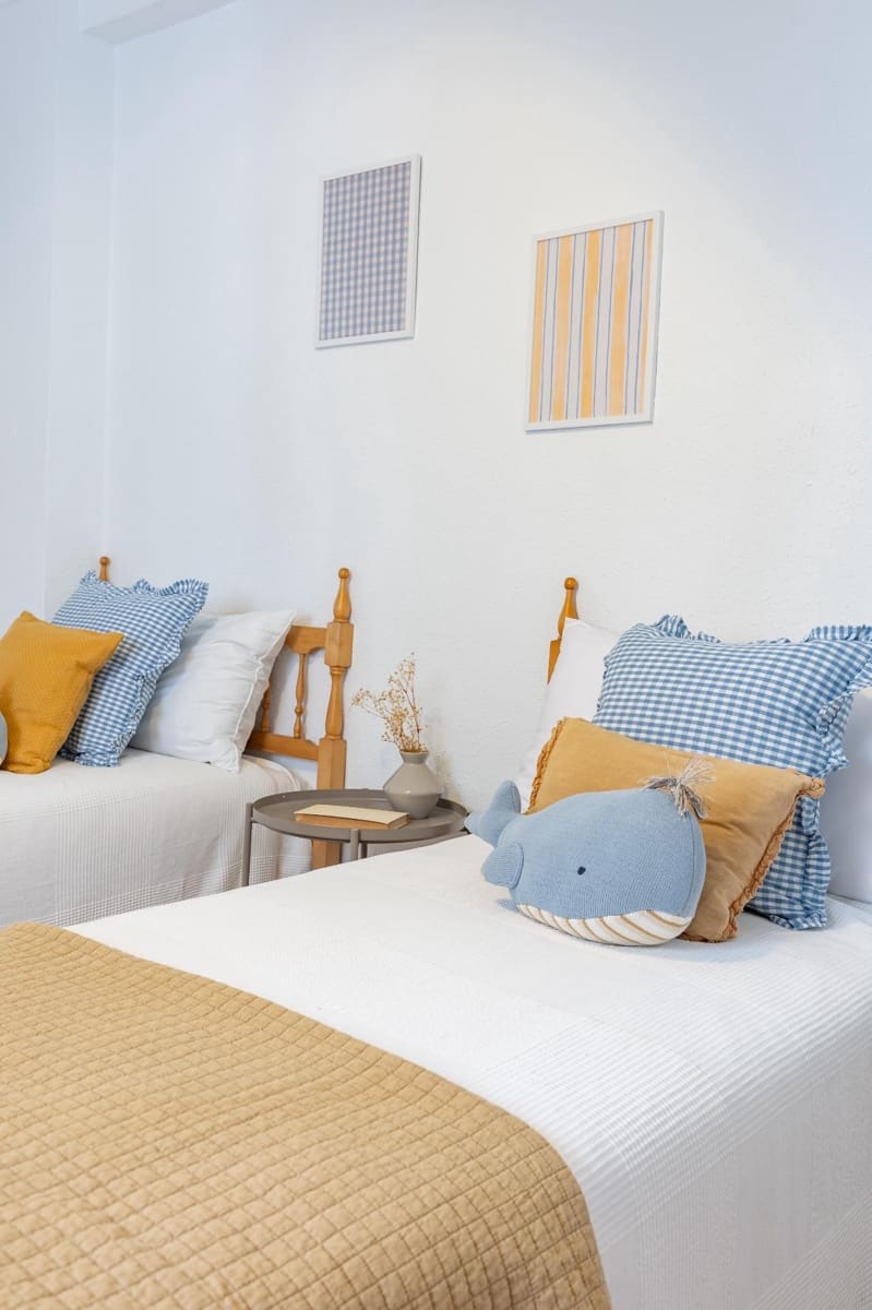Piso de 4 habitaciones en Gandia en venta - 140.000 € (Ref: 9885076)