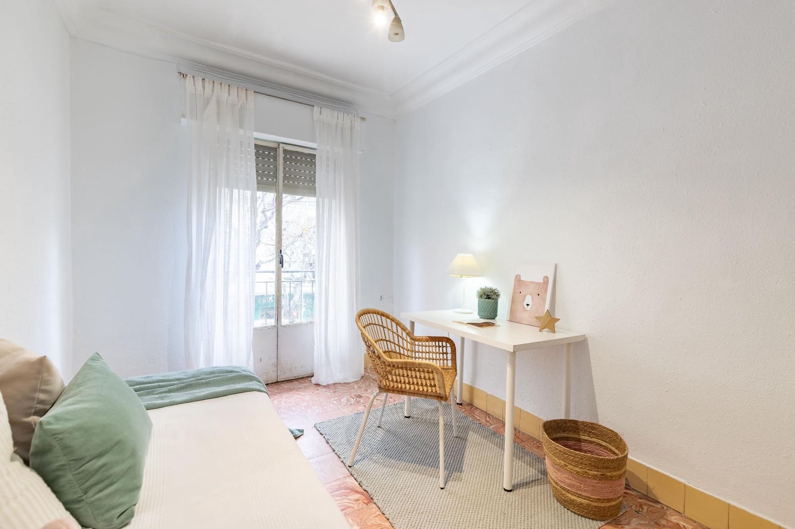 Piso de 4 habitaciones en Gandia en venta - 140.000 € (Ref: 9885076)