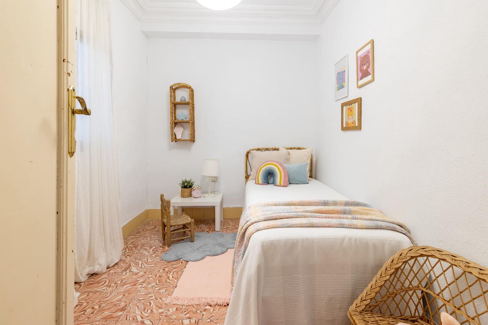 Piso de 4 habitaciones en Gandia en venta - 140.000 € (Ref: 9885076)