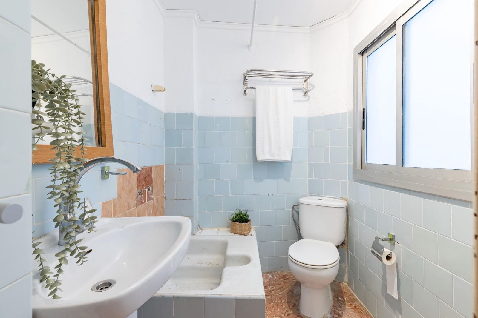 Piso de 4 habitaciones en Gandia en venta - 140.000 € (Ref: 9885076)
