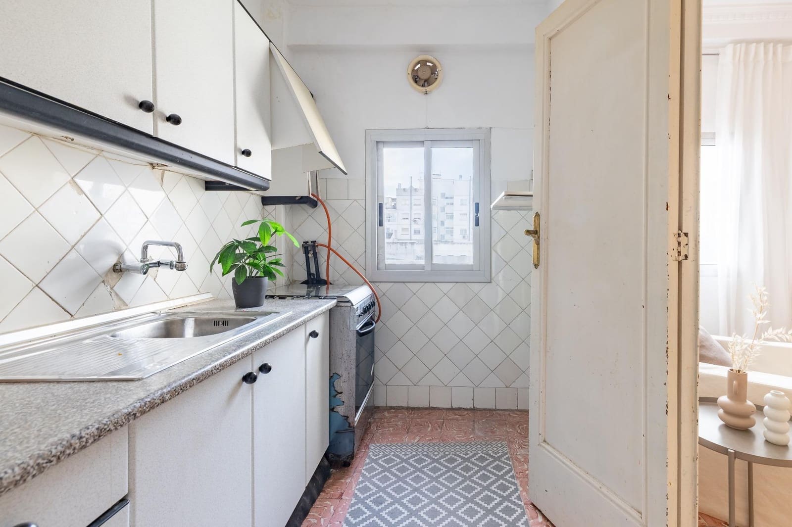 Piso de 4 habitaciones en Gandia en venta - 140.000 € (Ref: 9885076)