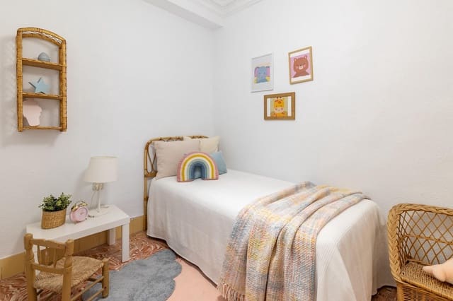 Piso de 4 habitaciones en Gandia en venta - 140.000 € (Ref: 9885076)