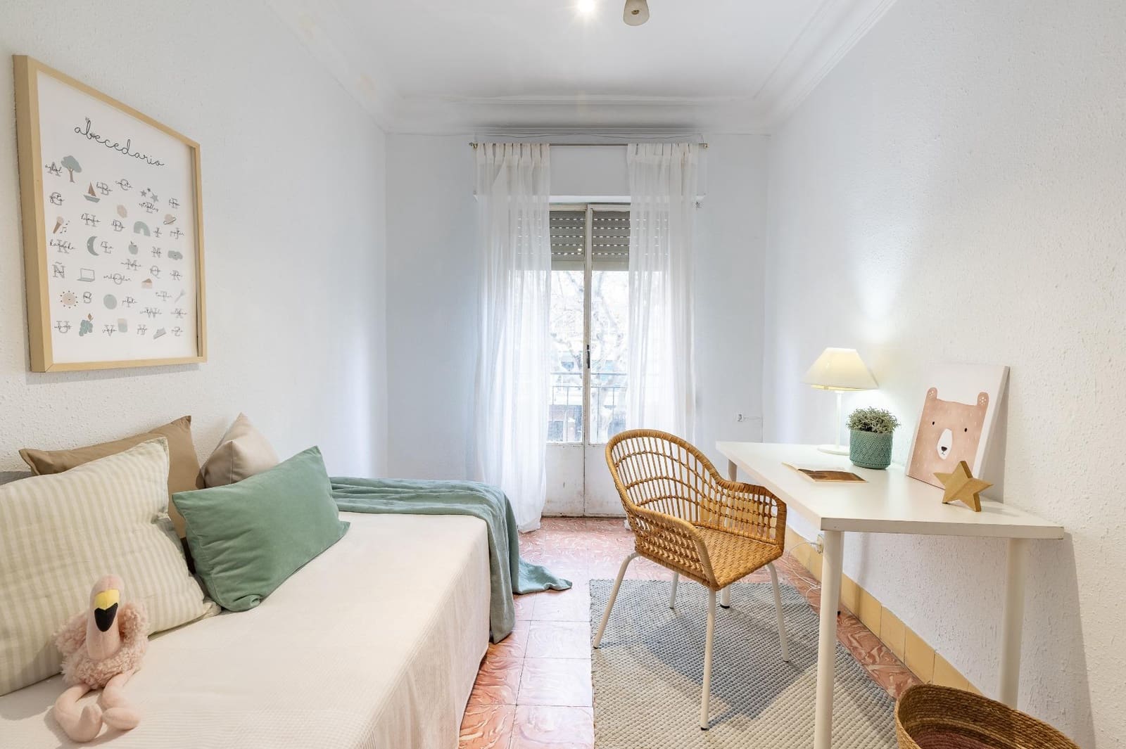 Piso de 4 habitaciones en Gandia en venta - 140.000 € (Ref: 9885076)