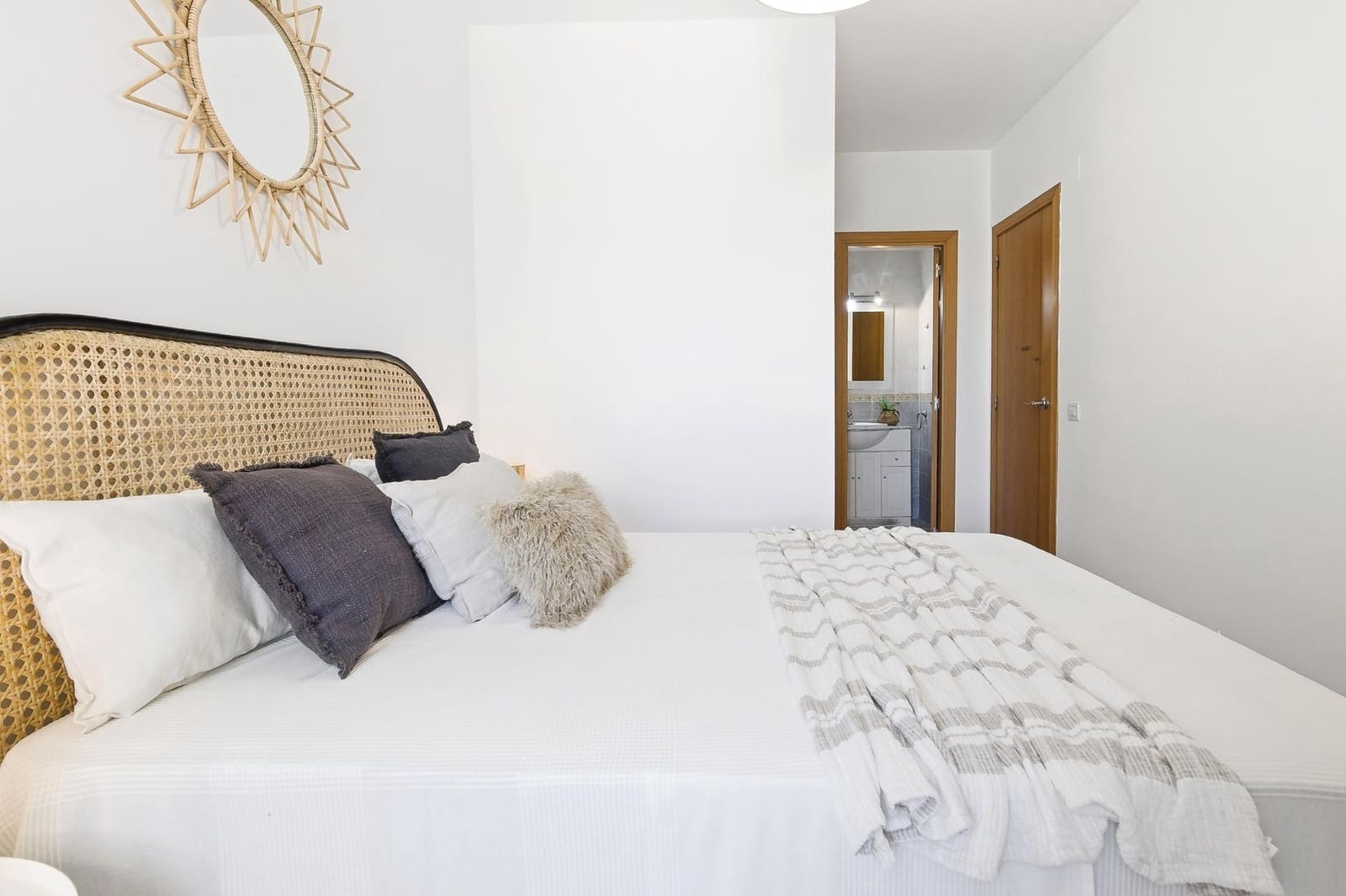 3 slaapkamer Appartement te koop in La Pobla de Farnals met zwembad - € 240.000 (Ref: 9885077)