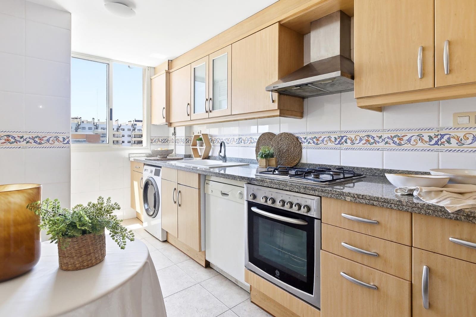 3 slaapkamer Appartement te koop in La Pobla de Farnals met zwembad - € 240.000 (Ref: 9885077)