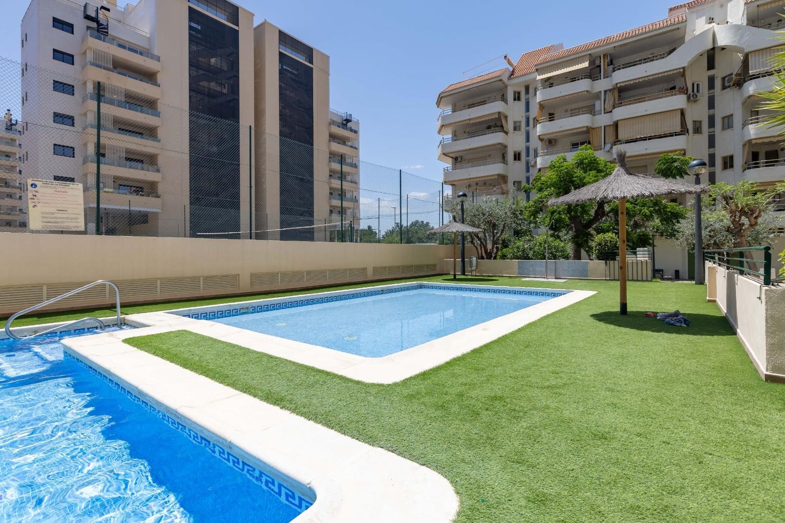 3 slaapkamer Appartement te koop in La Pobla de Farnals met zwembad - € 240.000 (Ref: 9885077)
