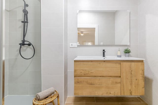 5 bedroom Apartment for sale in Bonrepòs i Mirambell - € 199,000 (Ref: 9899104)