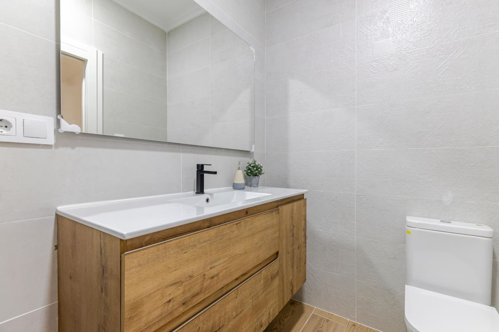 5 bedroom Apartment for sale in Bonrepos i Mirambell - € 199,000 (Ref: 9899104)