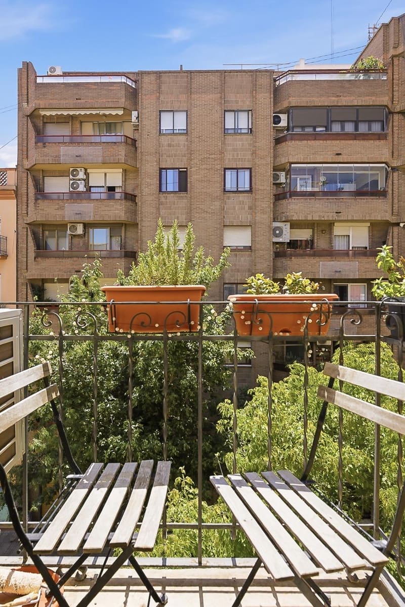 2 soveværelse Lejlighed til salg i Valencia by - € 335.000 (Ref: 9899105)