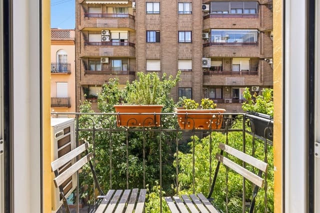 2 soveværelse Lejlighed til salg i La Petxina, Valencia by - € 335.000 (Ref: 9899105)