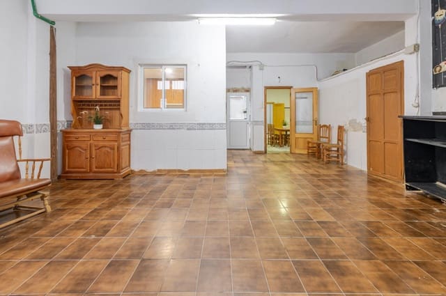 3 bedroom Apartment for sale in Alginet with garage - € 103,000 (Ref: 9899109)