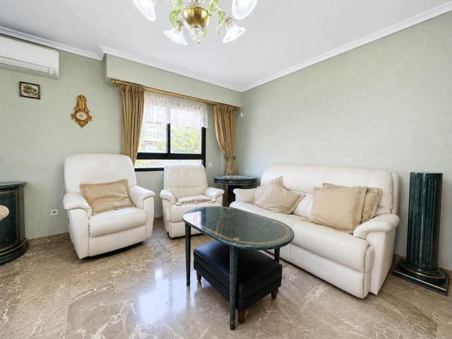 4 bedroom Flat for rent in Sant Marcel.li, Valencia city - € 1,400 (Ref: 9899110)