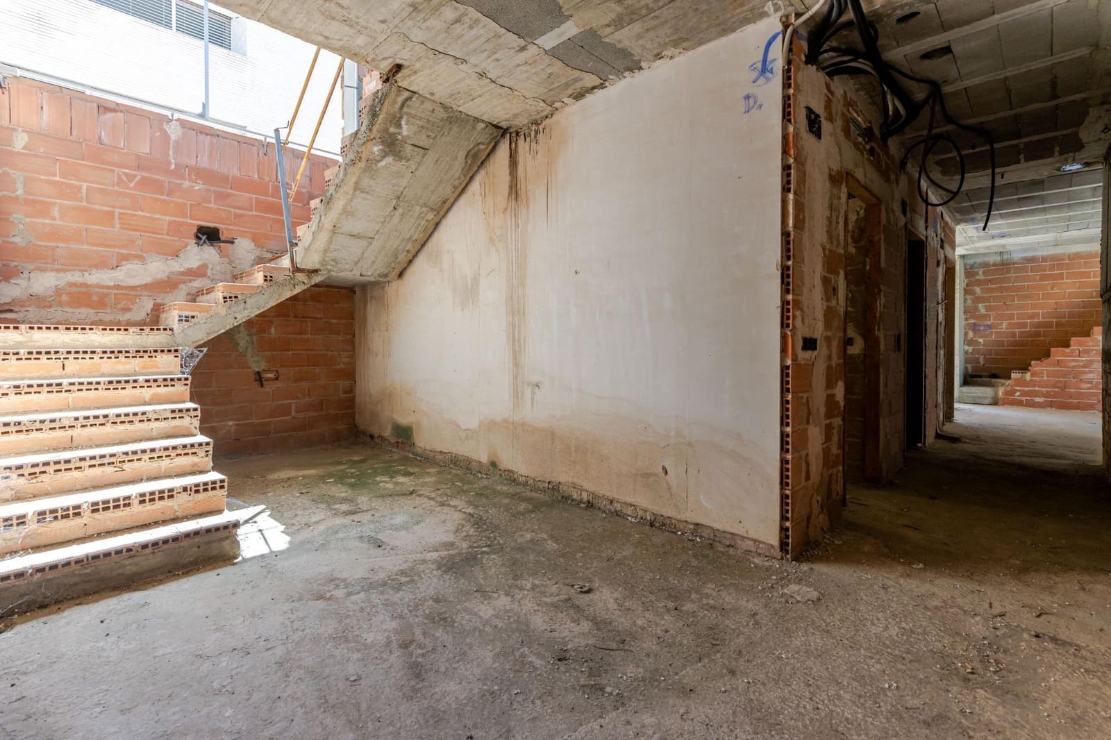 6 quarto Moradia para venda em Godella com piscina garagem - 1 275 000 € (Ref: 9916094)