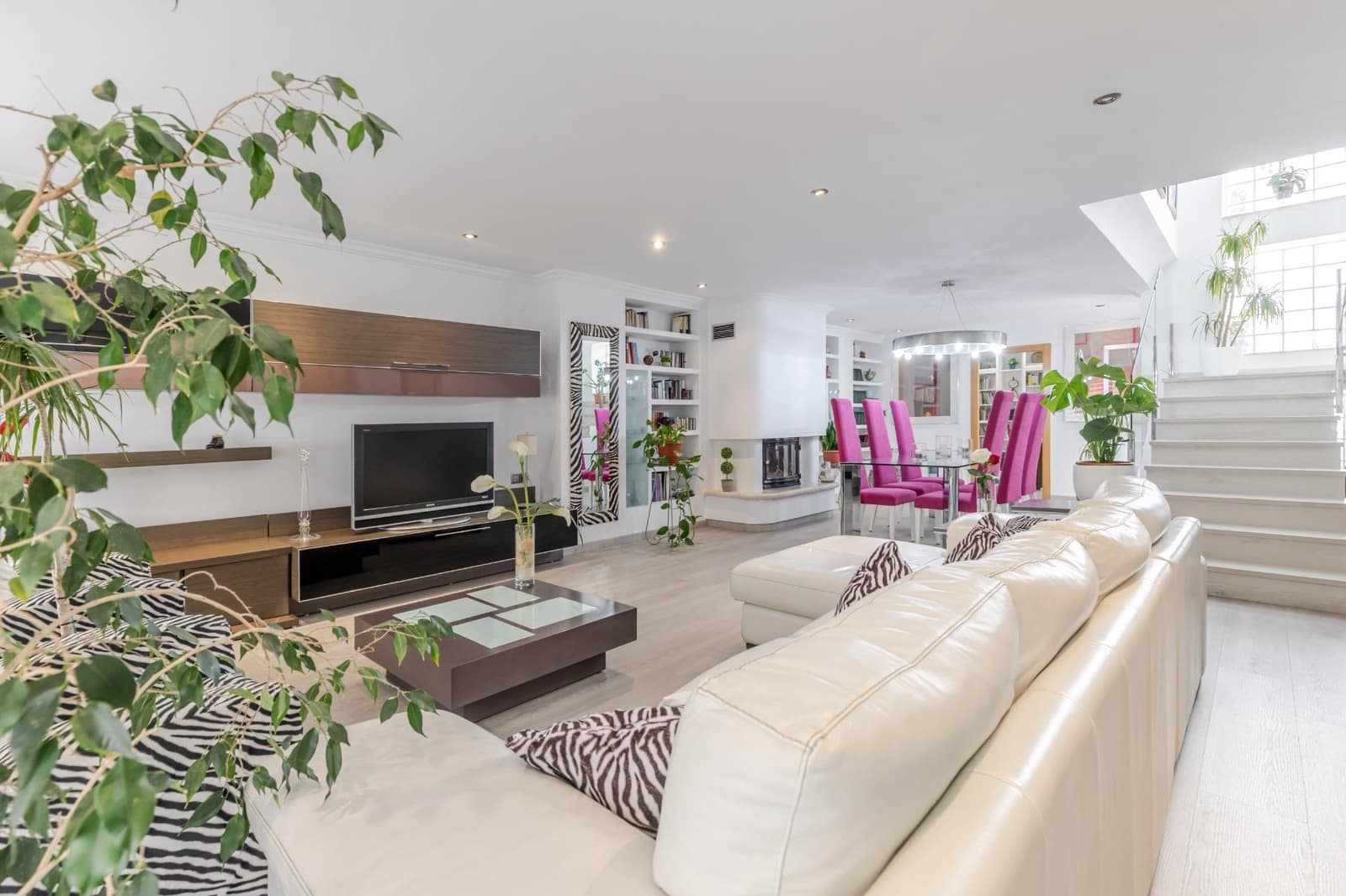 6 bedroom Terraced Villa for sale in Sagunto / Sagunt with garage - € 595,000 (Ref: 9922542)