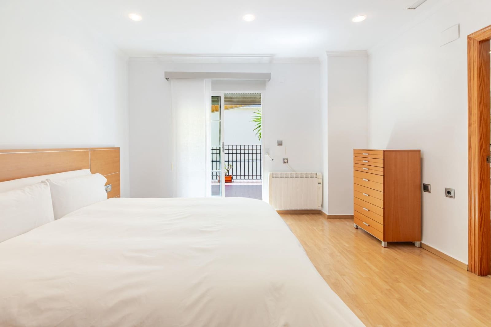 6 bedroom Terraced Villa for sale in Sagunto / Sagunt with garage - € 595,000 (Ref: 9922542)