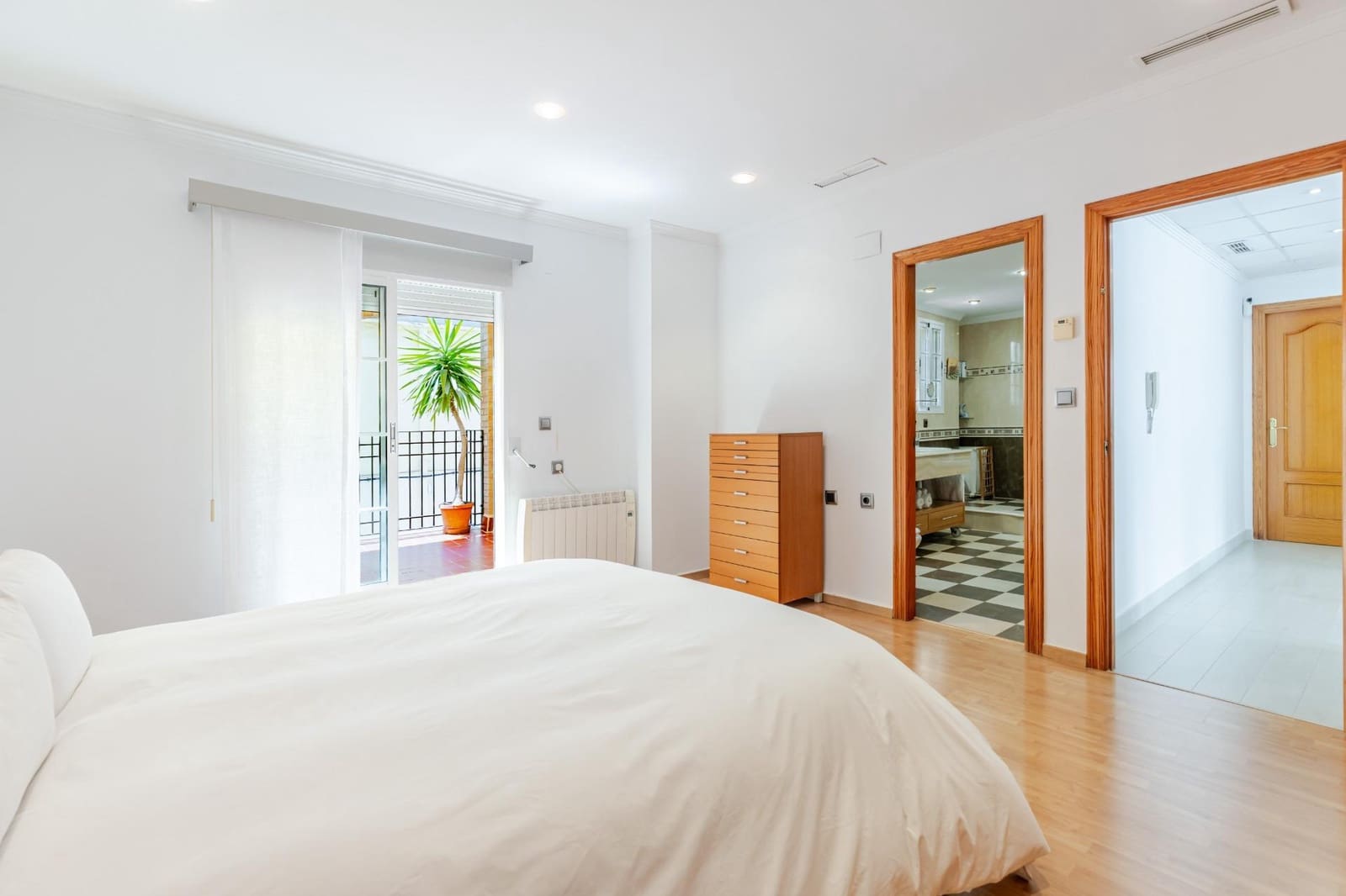 6 bedroom Terraced Villa for sale in Sagunto / Sagunt with garage - € 595,000 (Ref: 9922542)