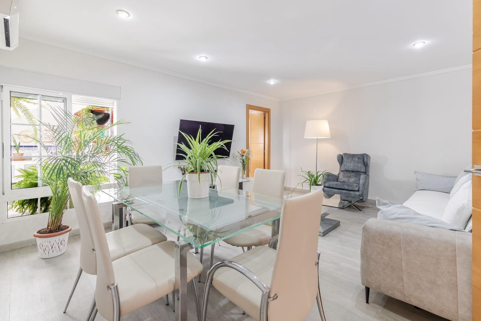 6 bedroom Terraced Villa for sale in Sagunto / Sagunt with garage - € 595,000 (Ref: 9922542)