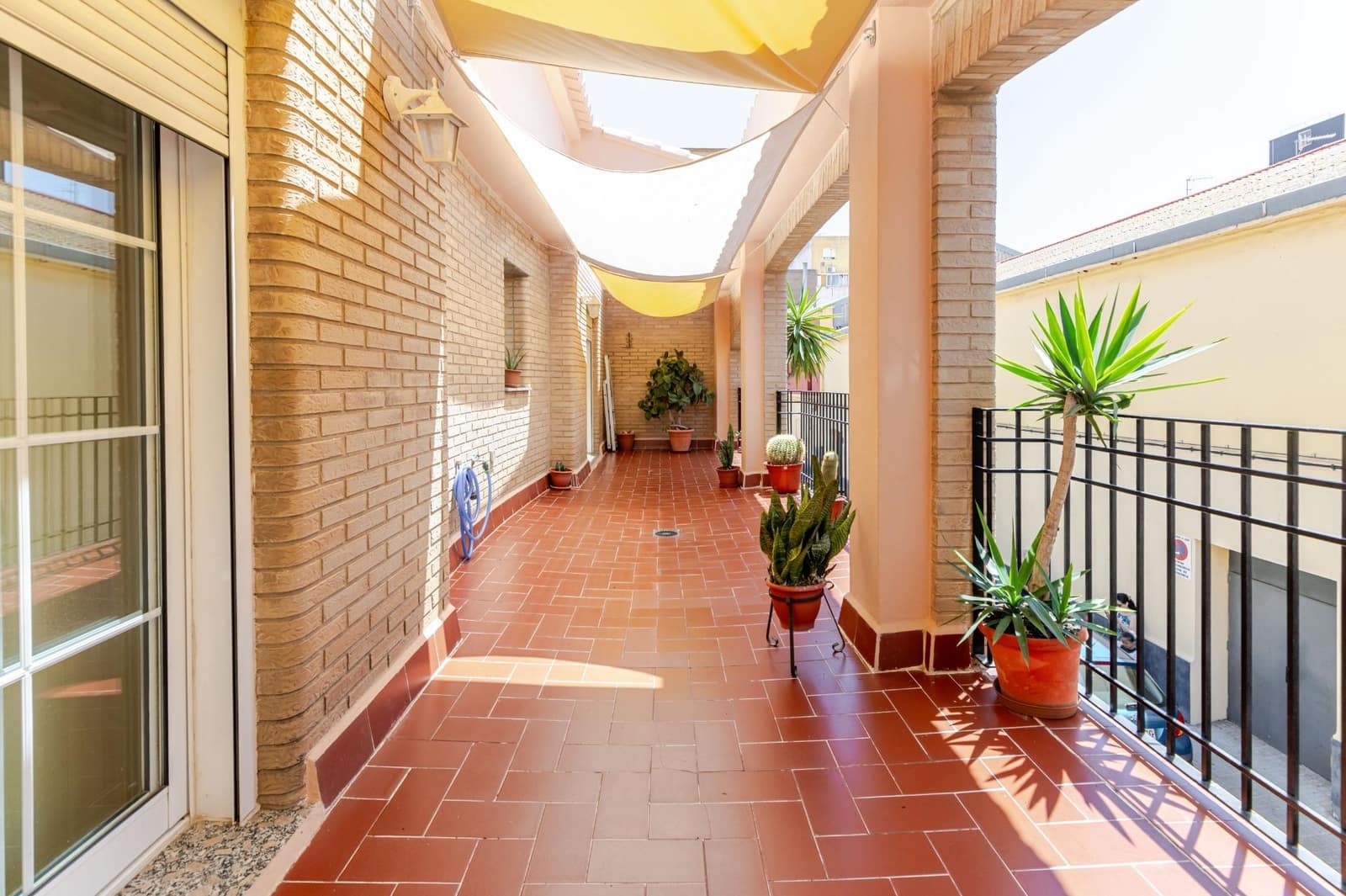 6 bedroom Terraced Villa for sale in Sagunto / Sagunt with garage - € 595,000 (Ref: 9922542)