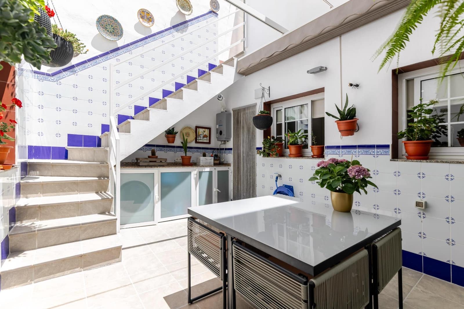 6 bedroom Terraced Villa for sale in Sagunto / Sagunt with garage - € 595,000 (Ref: 9922542)