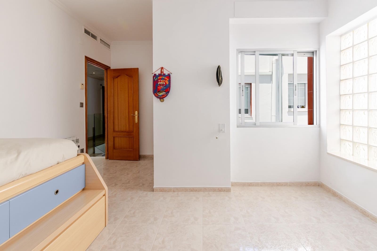 6 bedroom Terraced Villa for sale in Sagunto / Sagunt with garage - € 595,000 (Ref: 9922542)