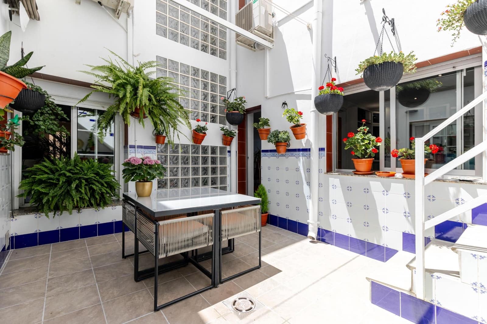 6 bedroom Terraced Villa for sale in Sagunto / Sagunt with garage - € 595,000 (Ref: 9922542)
