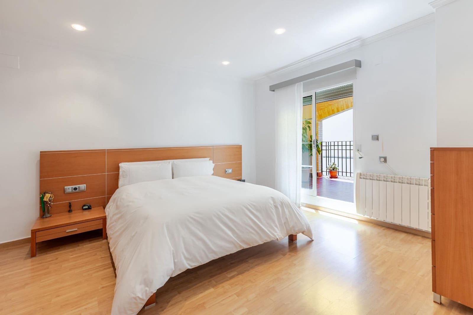 6 bedroom Terraced Villa for sale in Sagunto / Sagunt with garage - € 595,000 (Ref: 9922542)