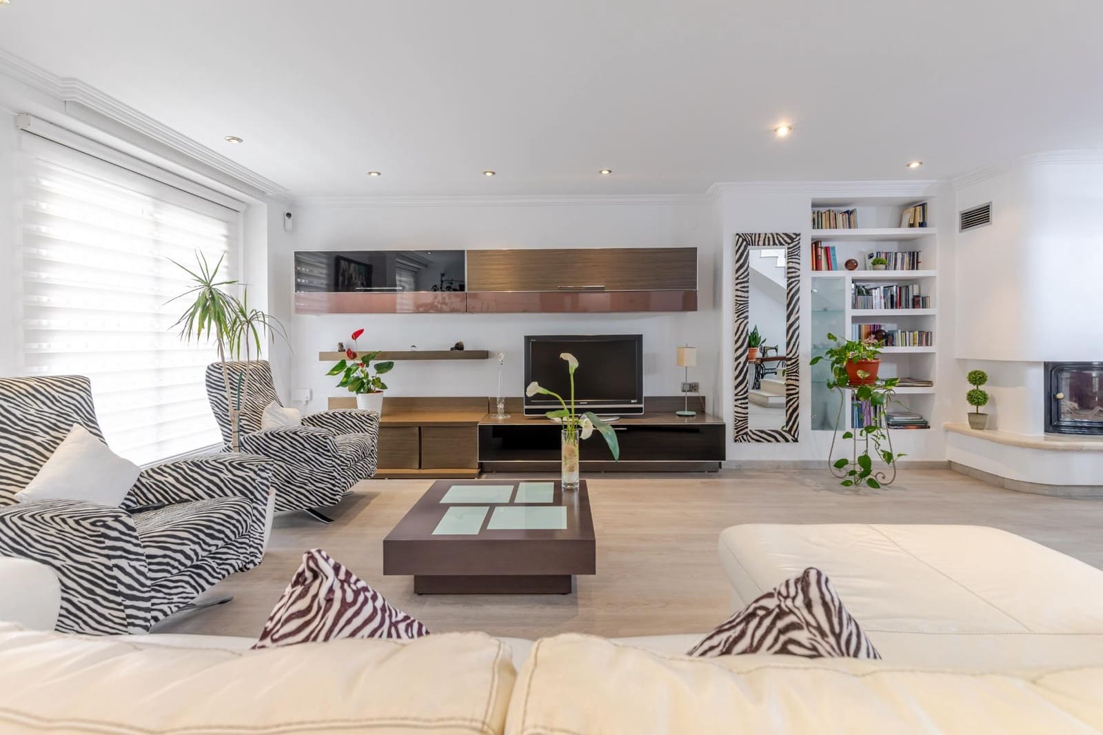 6 bedroom Terraced Villa for sale in Sagunto / Sagunt with garage - € 595,000 (Ref: 9922542)