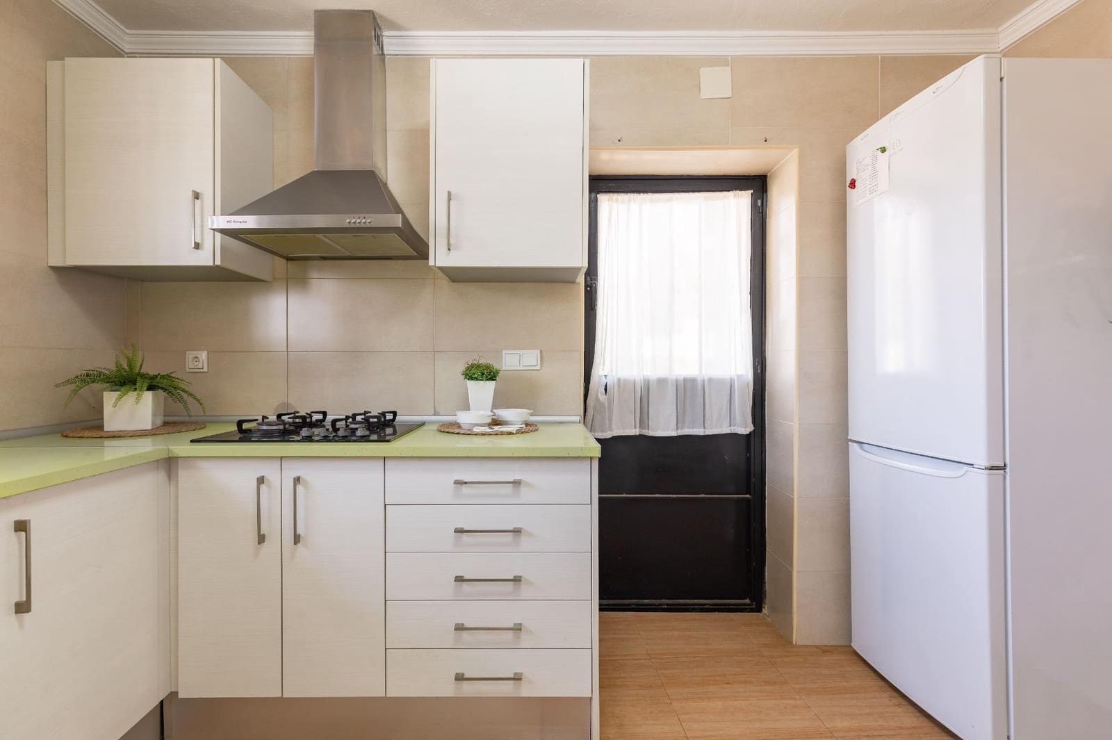 3 soverom Villa til salgs i Montroy med svømmebasseng garasje - € 180 000 (Ref: 9929590)