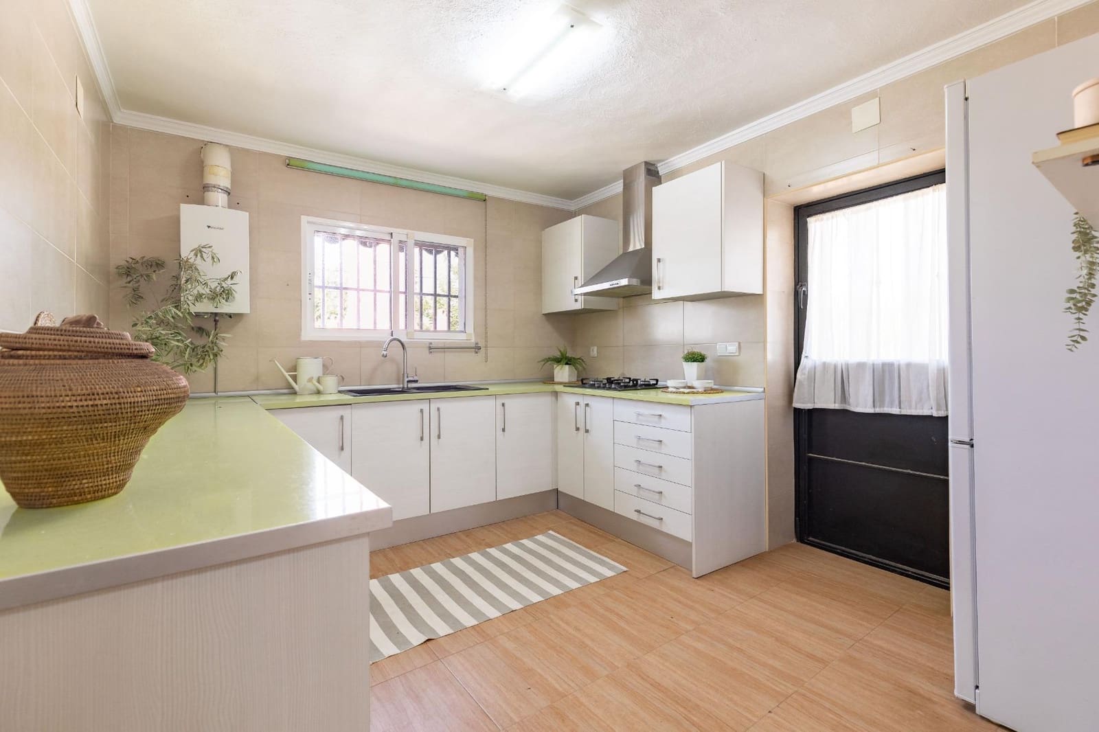 3 soverom Villa til salgs i Montroy med svømmebasseng garasje - € 180 000 (Ref: 9929590)