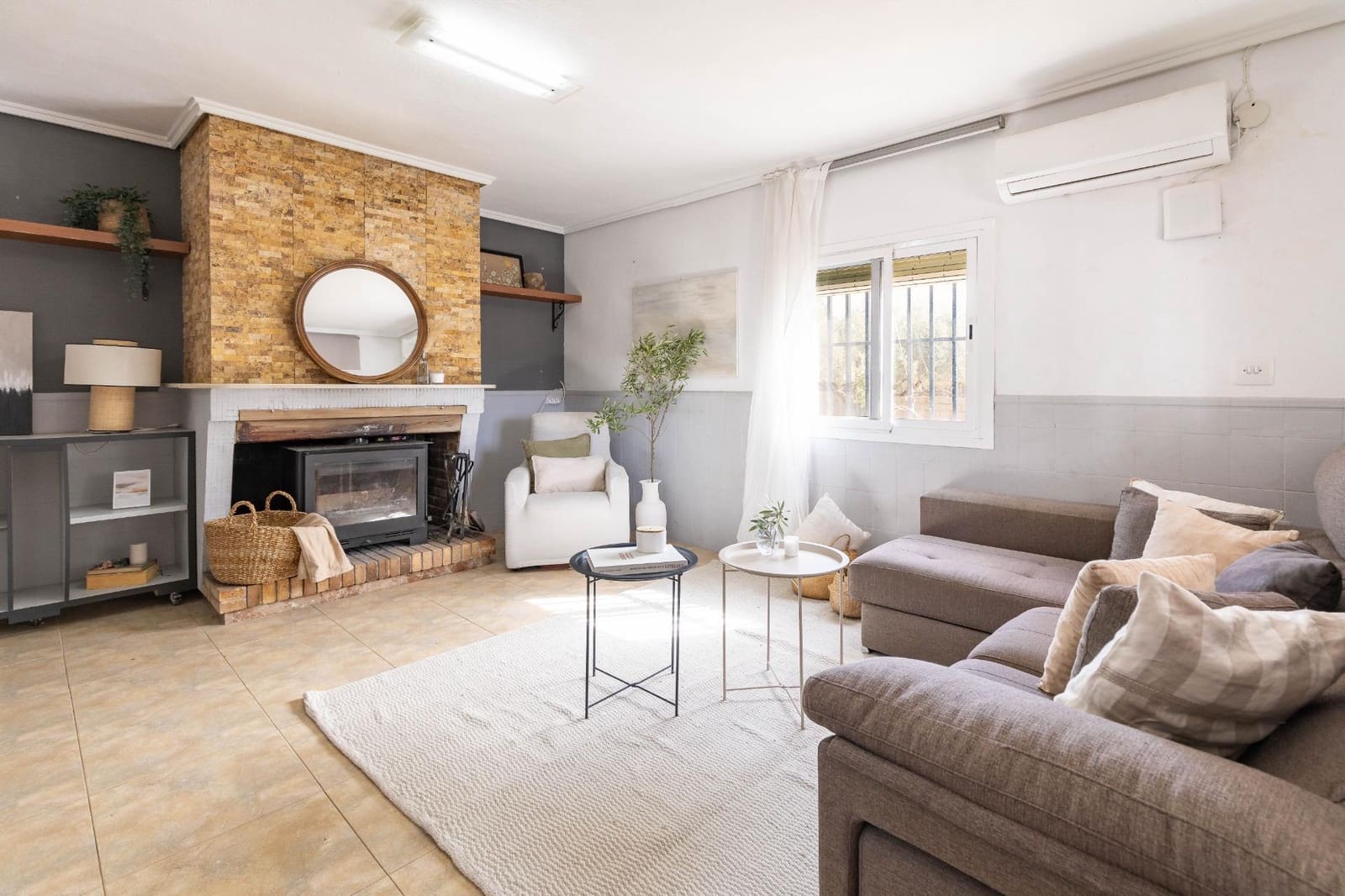 3 soverom Villa til salgs i Montroy med svømmebasseng garasje - € 180 000 (Ref: 9929590)