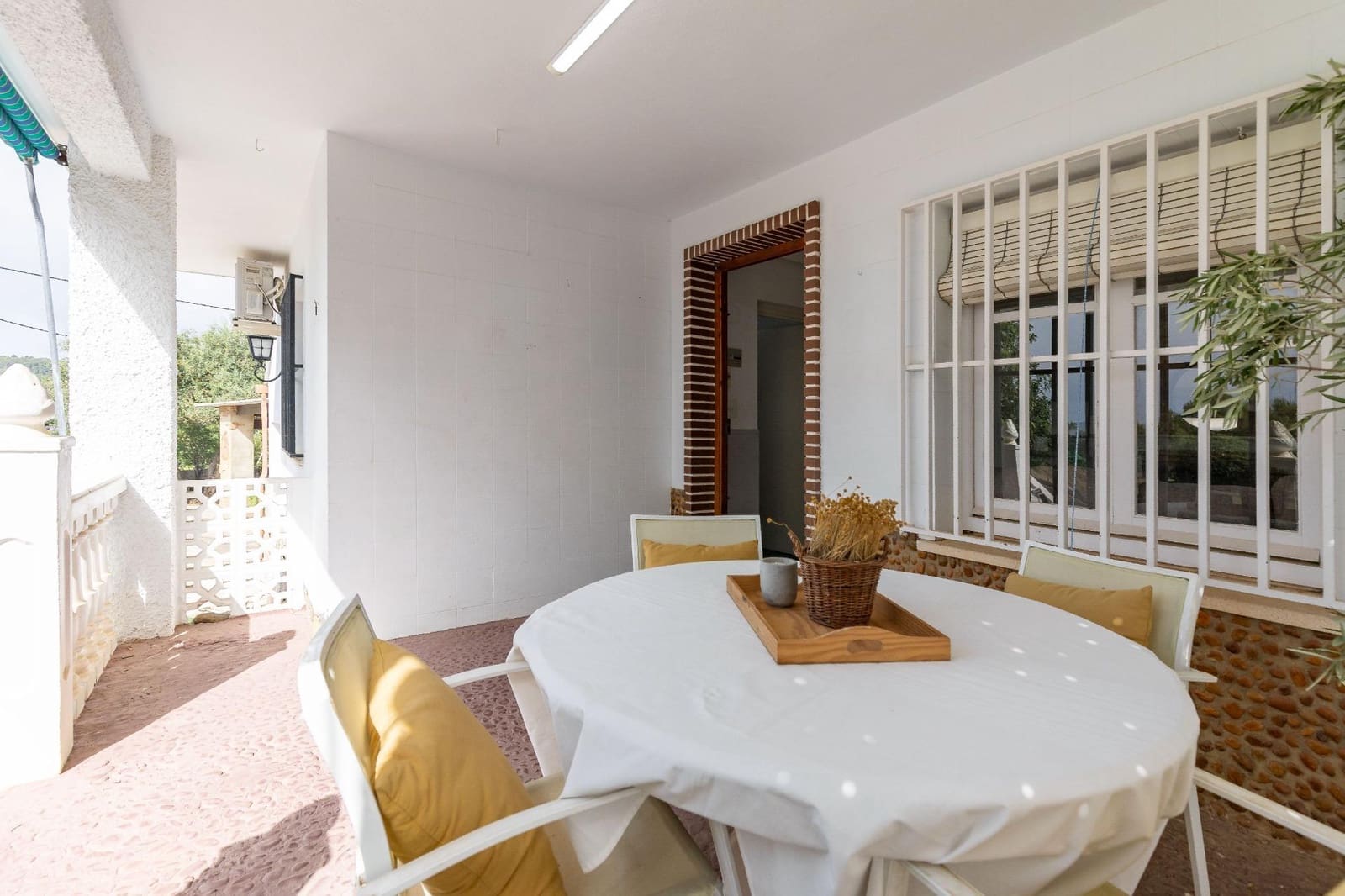 3 soverom Villa til salgs i Montroy med svømmebasseng garasje - € 180 000 (Ref: 9929590)