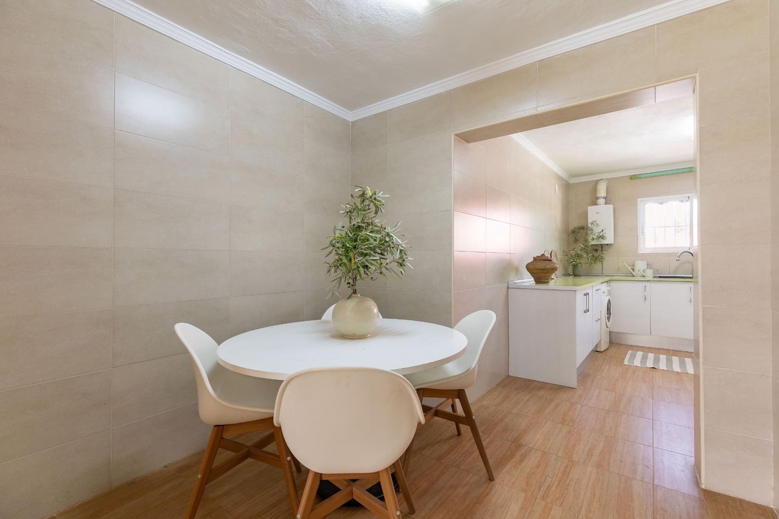 3 soverom Villa til salgs i Montroy med svømmebasseng garasje - € 180 000 (Ref: 9929590)