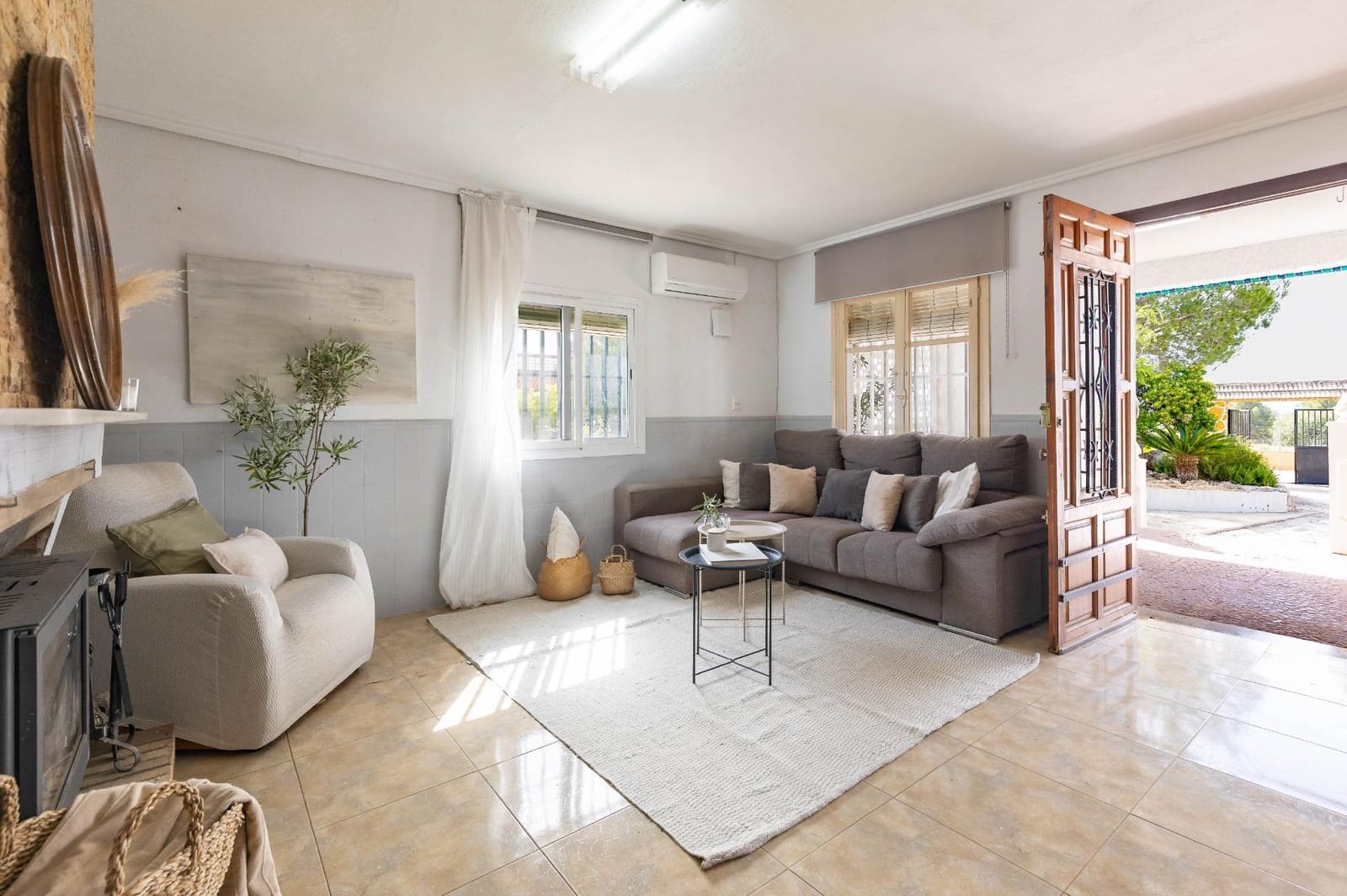 3 soverom Villa til salgs i Montroy med svømmebasseng garasje - € 180 000 (Ref: 9929590)
