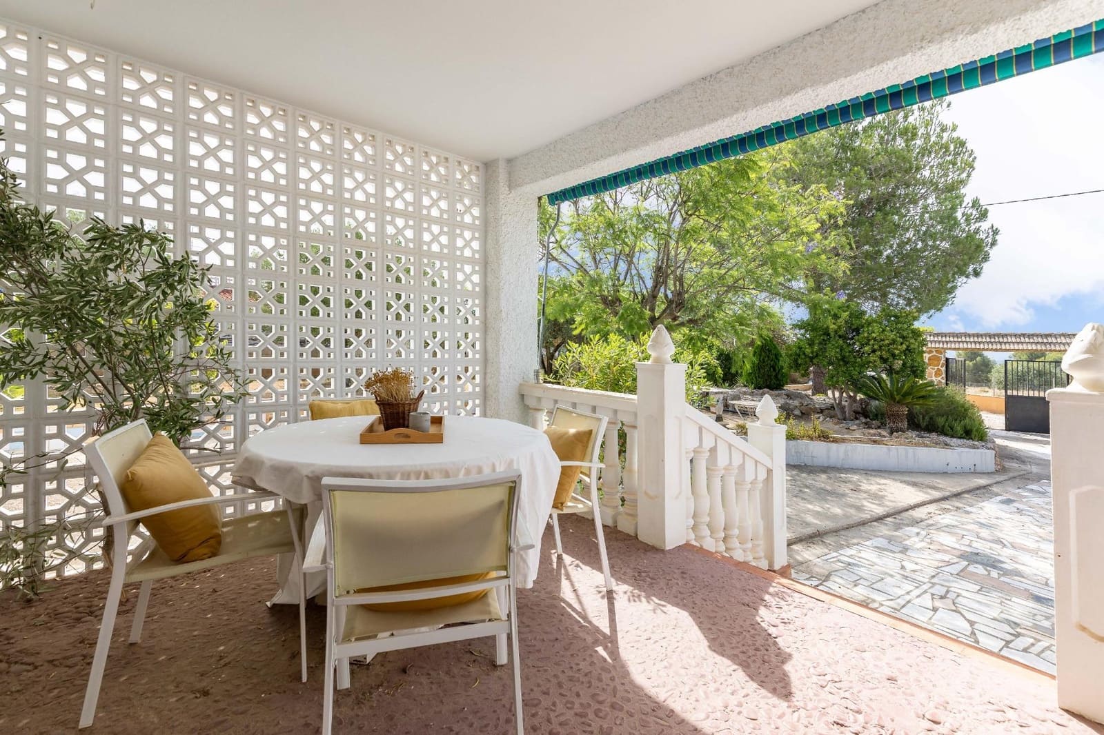 3 soverom Villa til salgs i Montroy med svømmebasseng garasje - € 180 000 (Ref: 9929590)