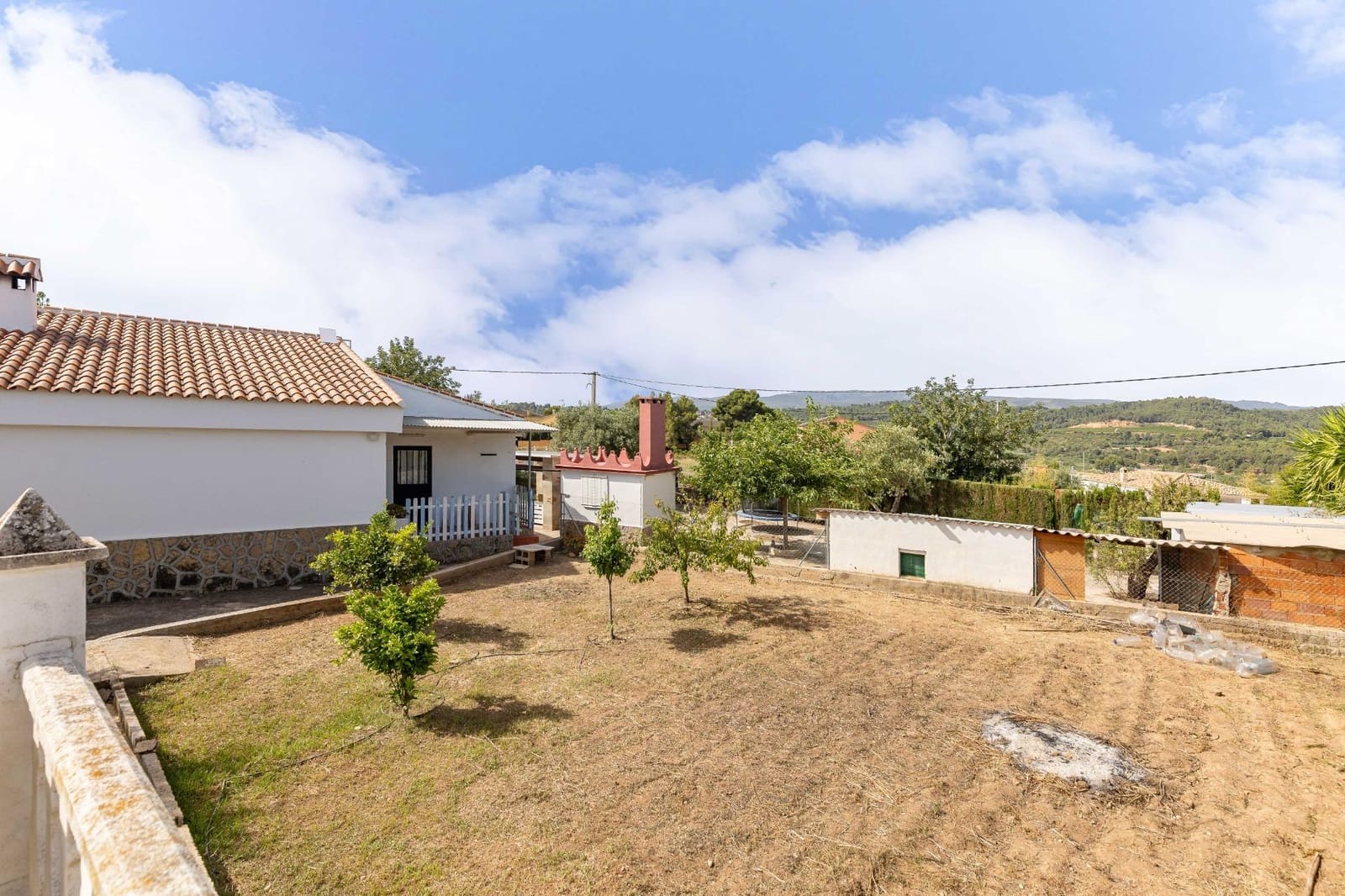 3 soverom Villa til salgs i Montroy med svømmebasseng garasje - € 180 000 (Ref: 9929590)