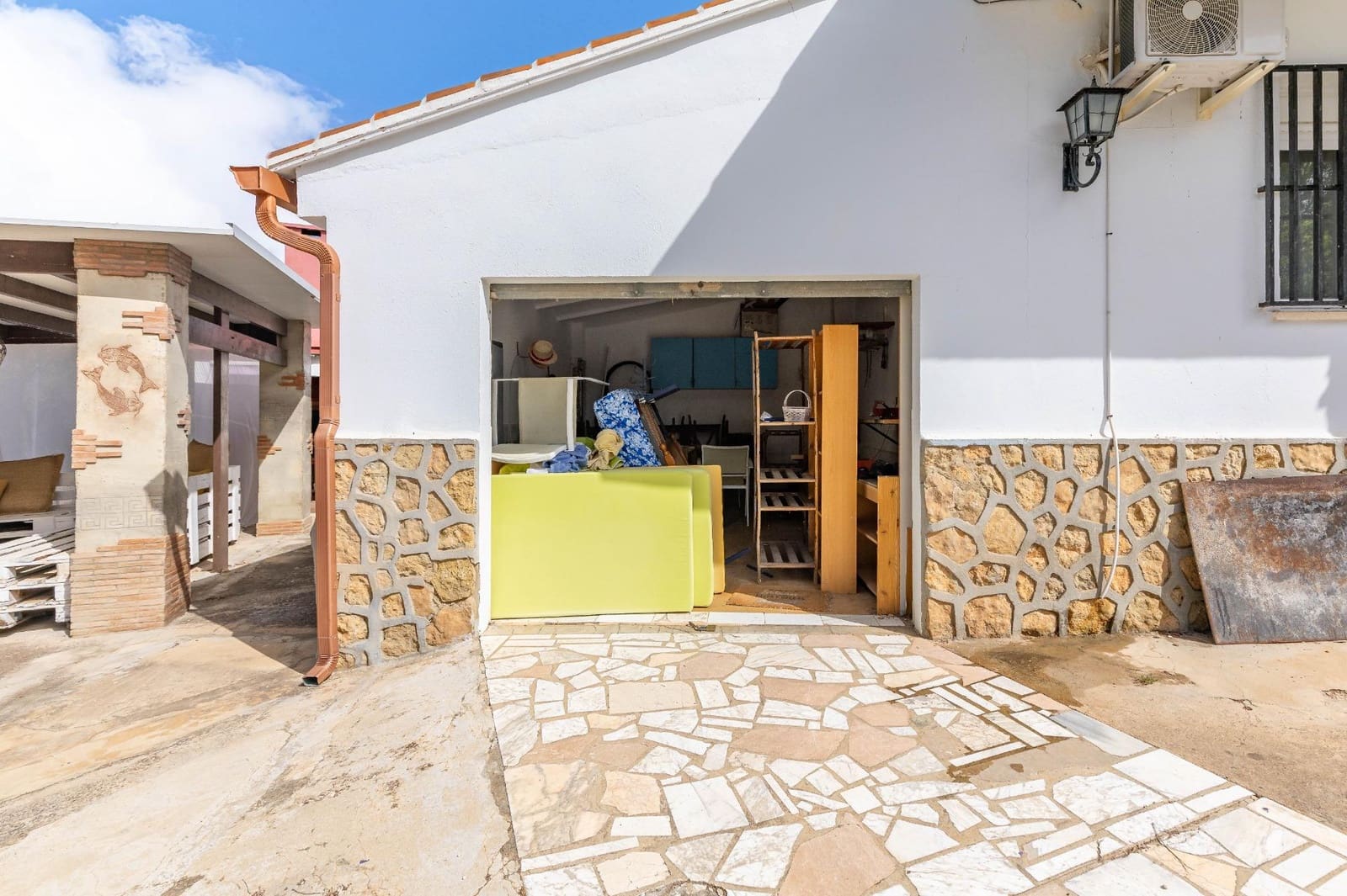 3 soverom Villa til salgs i Montroy med svømmebasseng garasje - € 180 000 (Ref: 9929590)