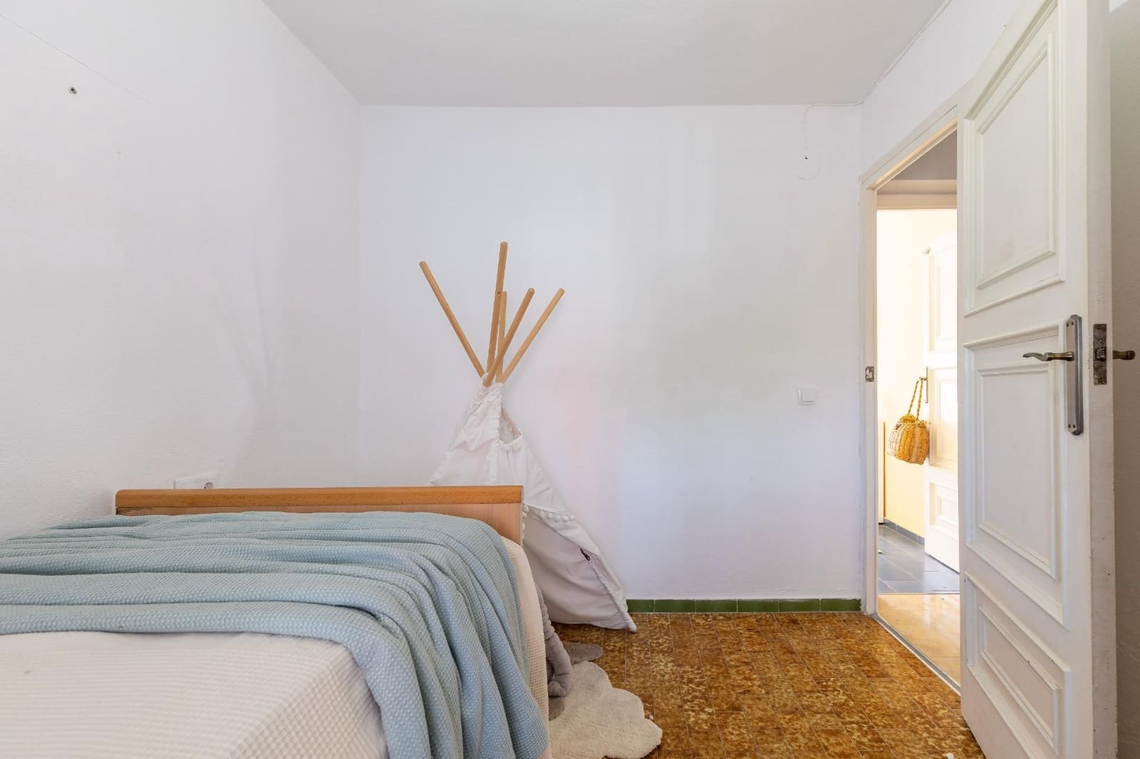 3 soverom Villa til salgs i Montroy med svømmebasseng garasje - € 180 000 (Ref: 9929590)