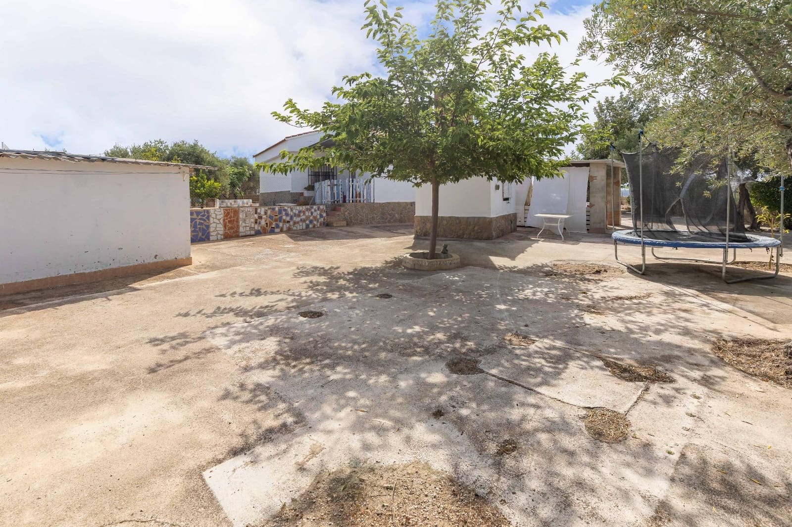 3 soverom Villa til salgs i Montroy med svømmebasseng garasje - € 180 000 (Ref: 9929590)