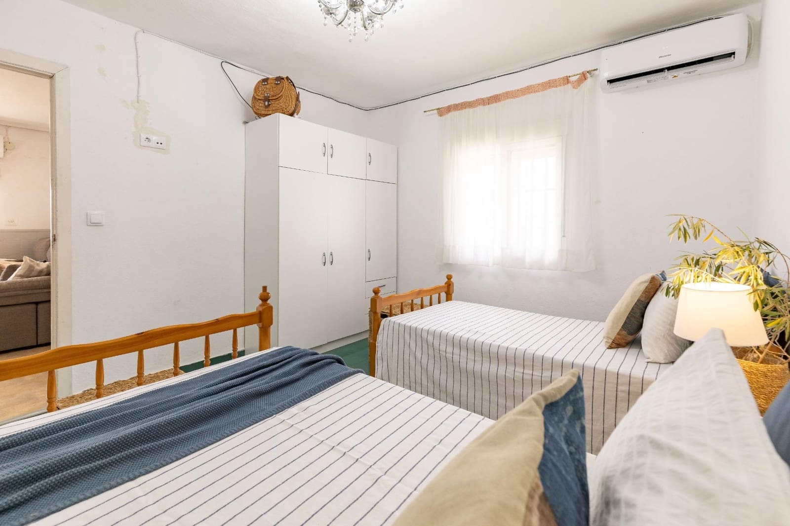 3 soverom Villa til salgs i Montroy med svømmebasseng garasje - € 180 000 (Ref: 9929590)