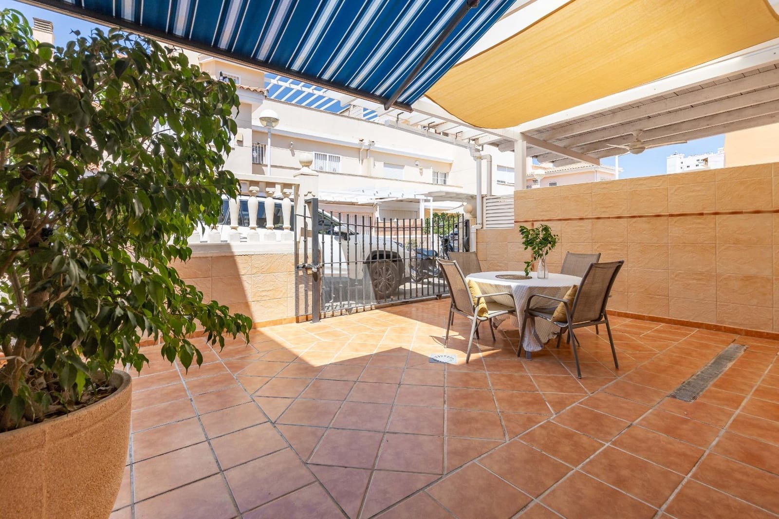 4 Zimmer Reihenhaus zu verkaufen in Cullera mit Pool Garage - 360.000 € (Ref: 9942746)