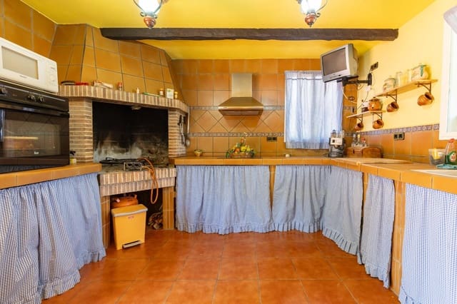 6 soveværelse Villa til salg i Montserrat med swimmingpool - € 590.000 (Ref: 9942749)