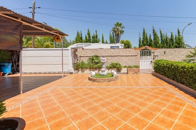 6 soveværelse Villa til salg i Montserrat med swimmingpool - € 590.000 (Ref: 9942749)