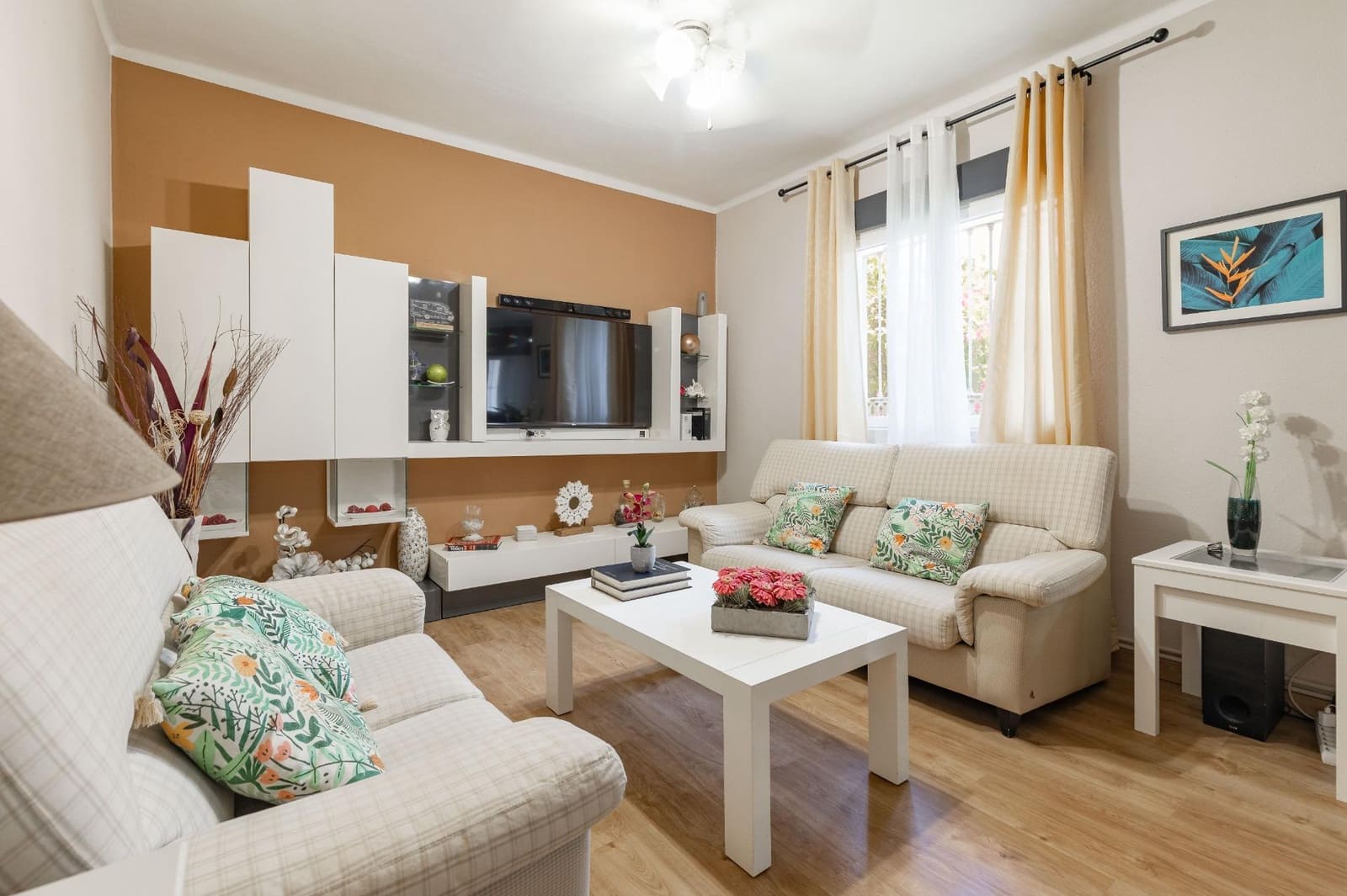 6 soveværelse Villa til salg i Montserrat med swimmingpool - € 590.000 (Ref: 9942749)